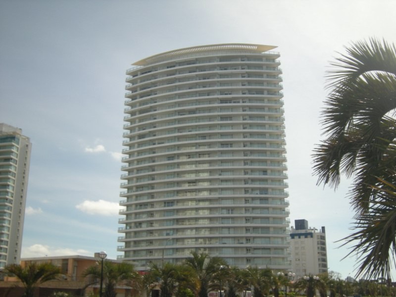 Season Tower, departamento en venta y alquiler mansa Punta del Este 